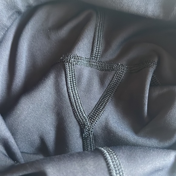 Peloton Colorblock Speed Leggings Black and Purple Small - Picture 8 of 9